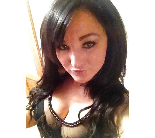 25P More cleavage pics