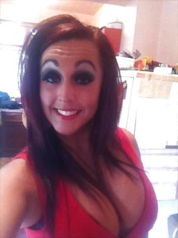 25P More cleavage pics