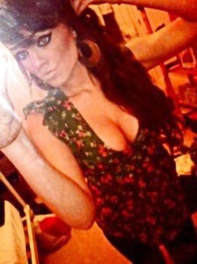 25P More cleavage pics
