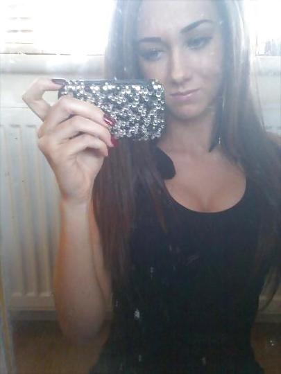 25P More cleavage pics