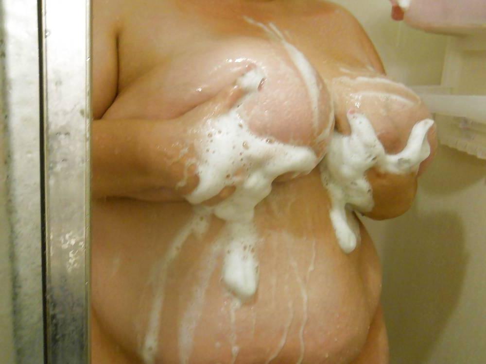 25P BBW Teen - Shower Time!