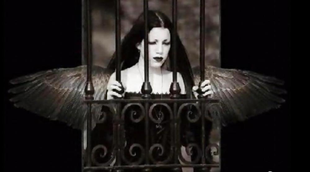 10P Gothic Babes I