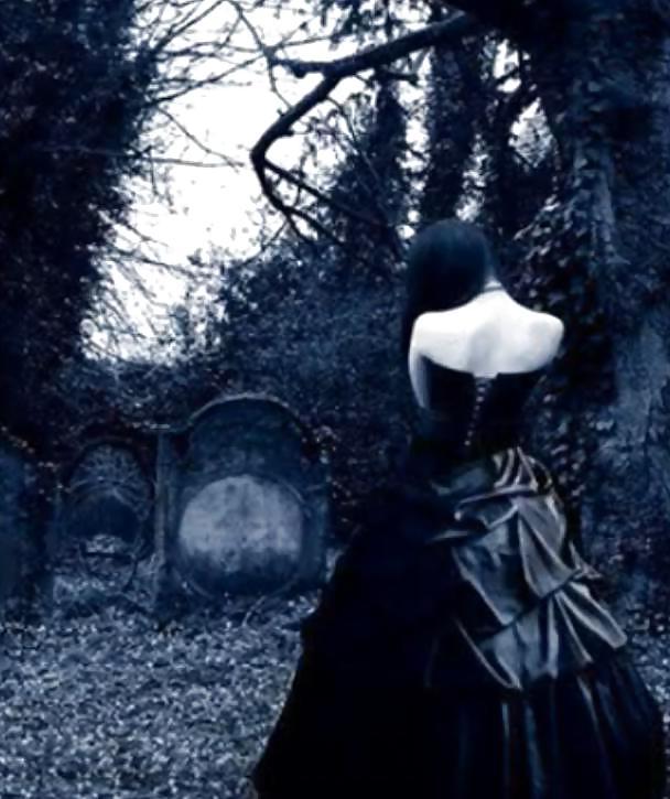 10P Gothic Babes I
