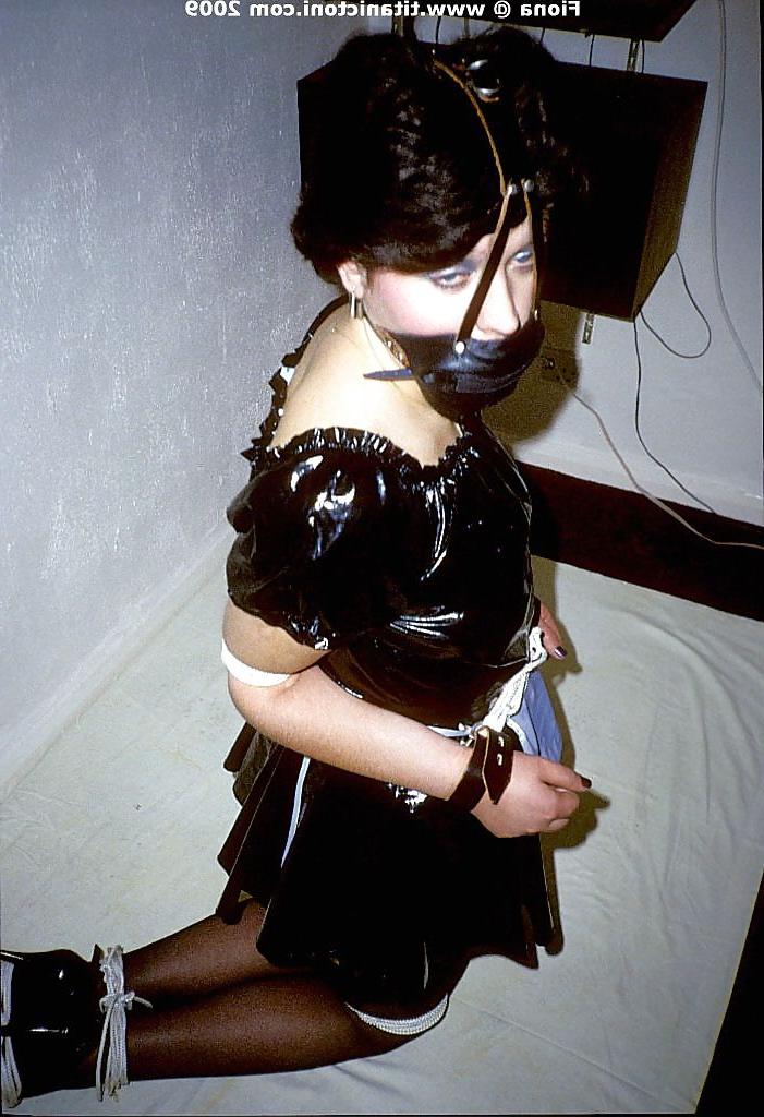 13P Vintage Fetish Girl