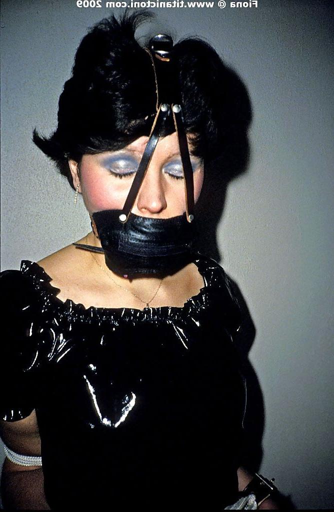 13P Vintage Fetish Girl