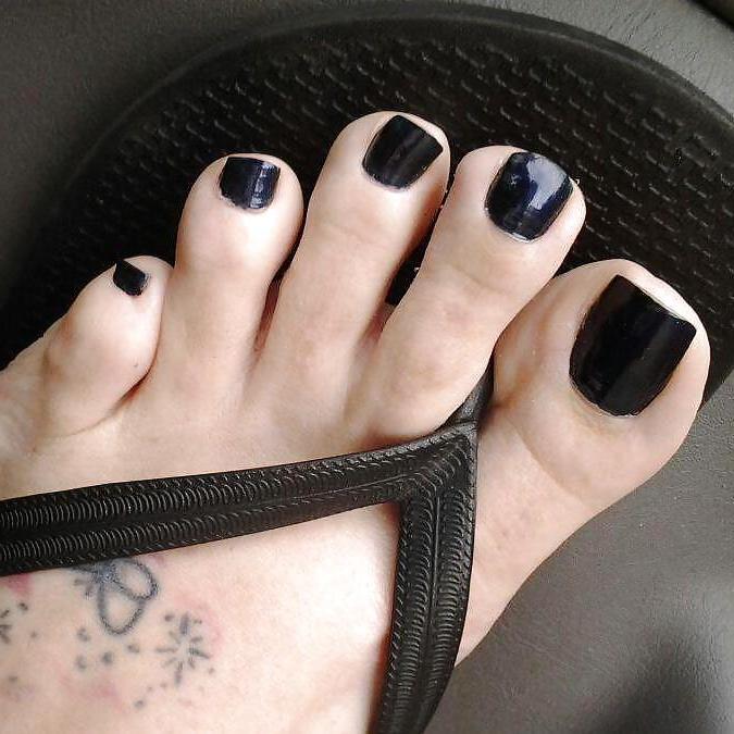 25P Face Book Feet # 2 Black and white