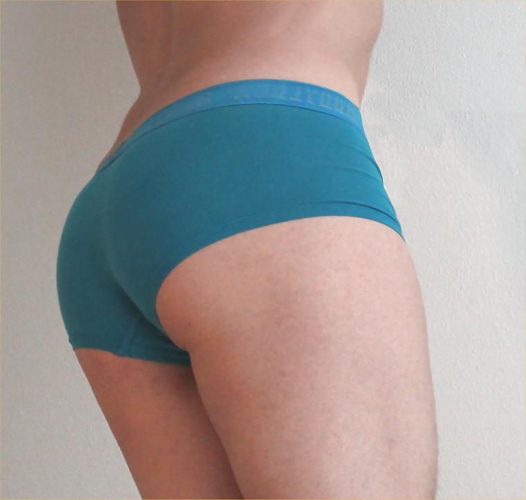 25P Butts in underwear (no thongs!)