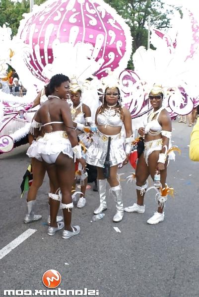 25P Black Carnival Ass