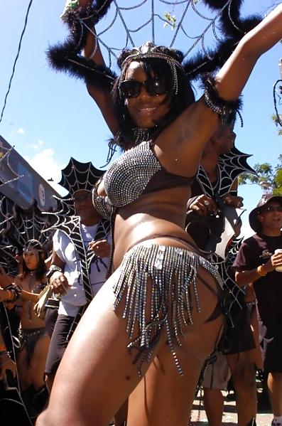 25P Black Carnival Ass
