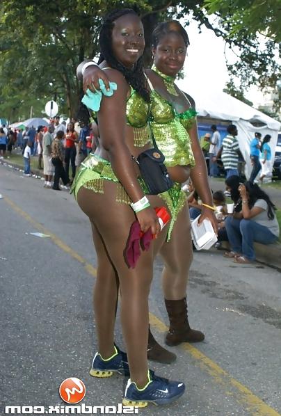 25P Black Carnival Ass
