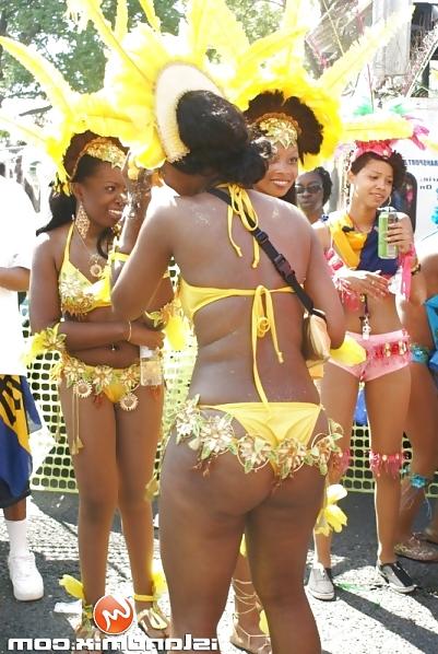 25P Black Carnival Ass