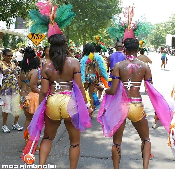25P Black Carnival Ass
