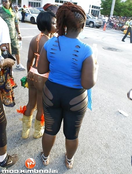 25P Black Carnival Ass