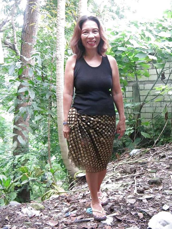 25P My Wrinkled Asian Filipina Girlfriend - A Real Milf!