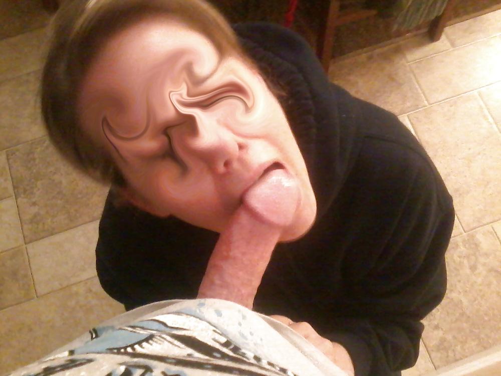 8P Spontaneous blowjob in the kitchen 