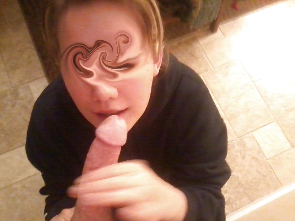 8P Spontaneous blowjob in the kitchen 