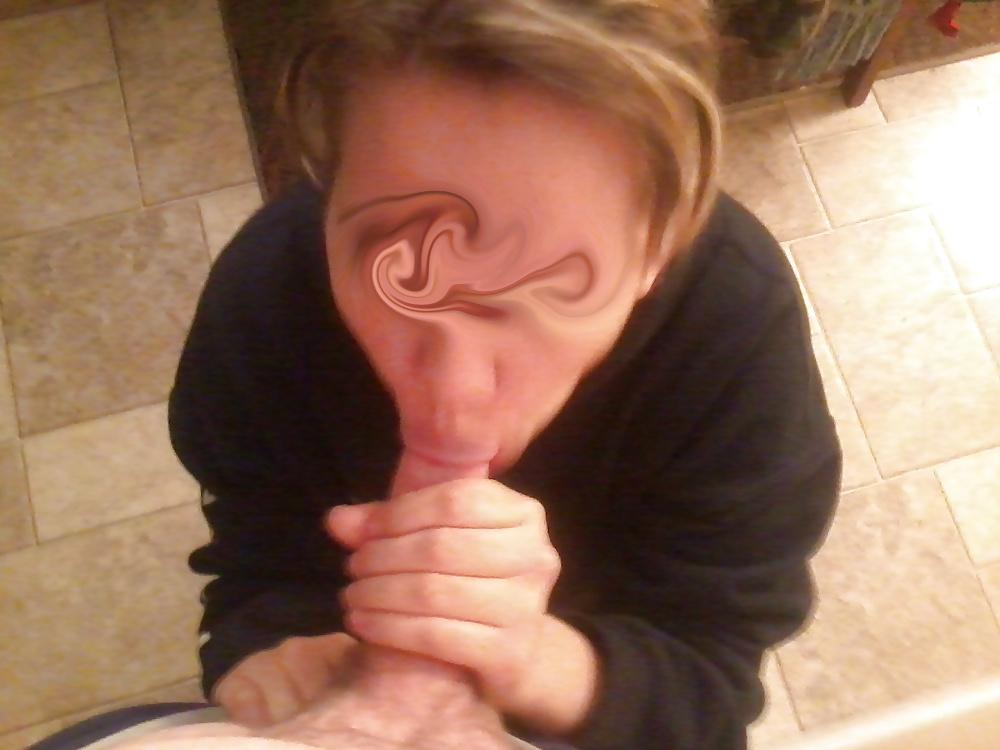 8P Spontaneous blowjob in the kitchen 