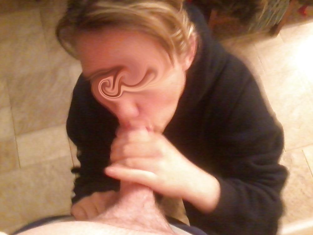 8P Spontaneous blowjob in the kitchen 