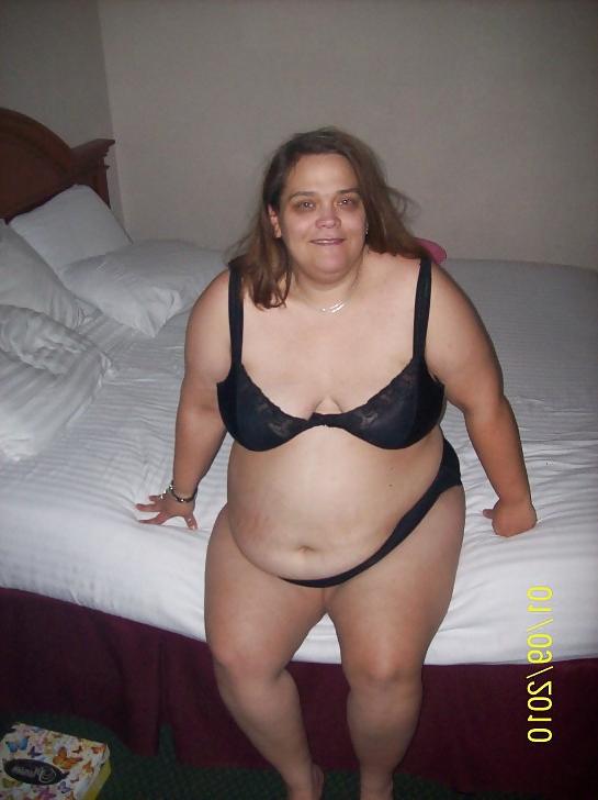 21P My BBW Wife Older Pics Spread Legs with High Heels 