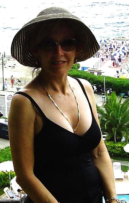 14P Rebecca...Sweet Classy GILF