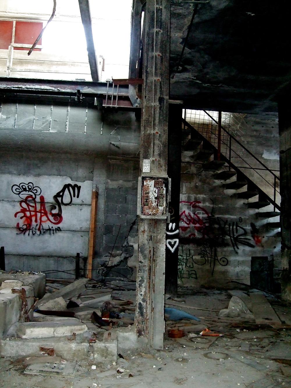 8P Trash or Art