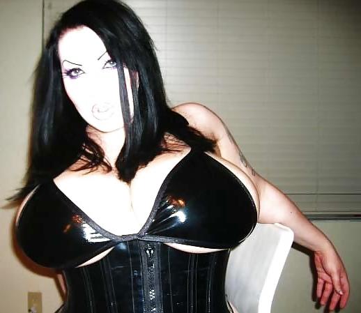 25P Busty latex goth....