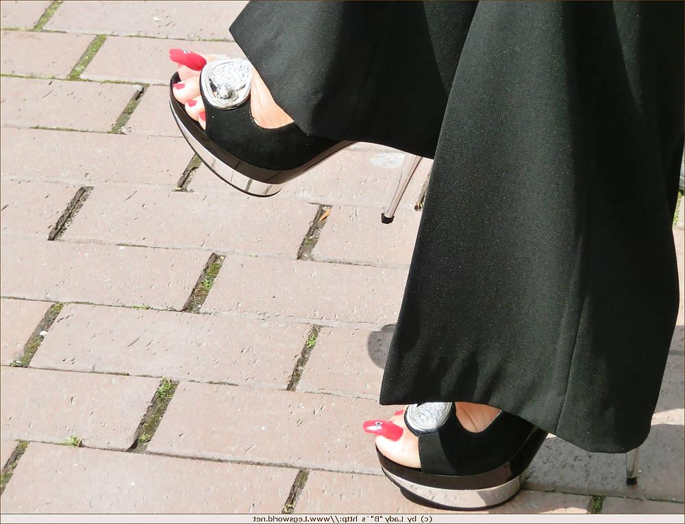 24P Lady barbara walk
