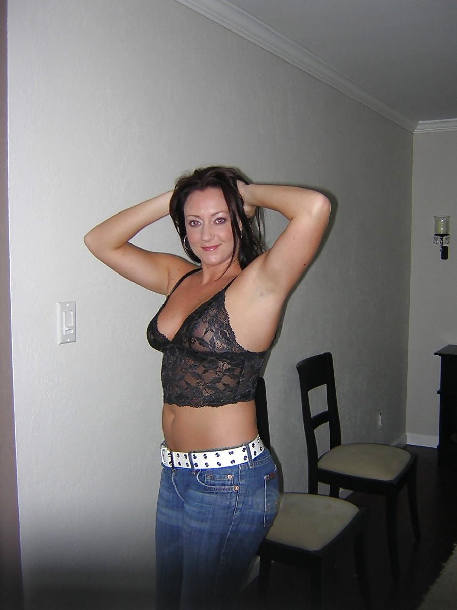 21P Gorgeous MILF Danielle (non nude)