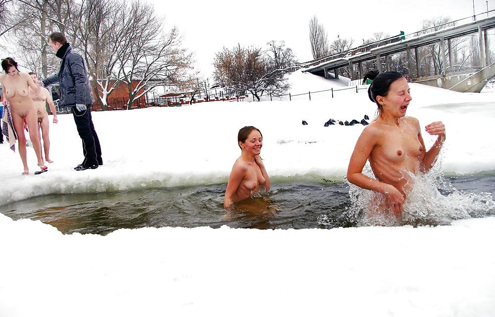 11P Ukrainian nudists