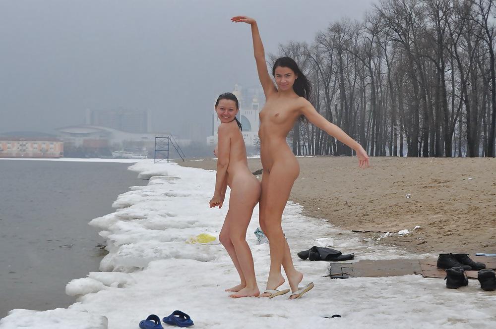 11P Ukrainian nudists