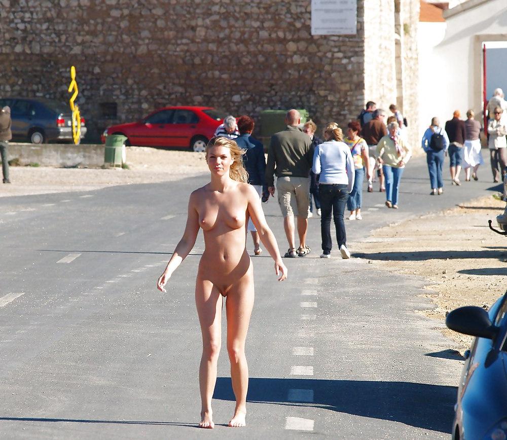 25P Public nudity girls #9