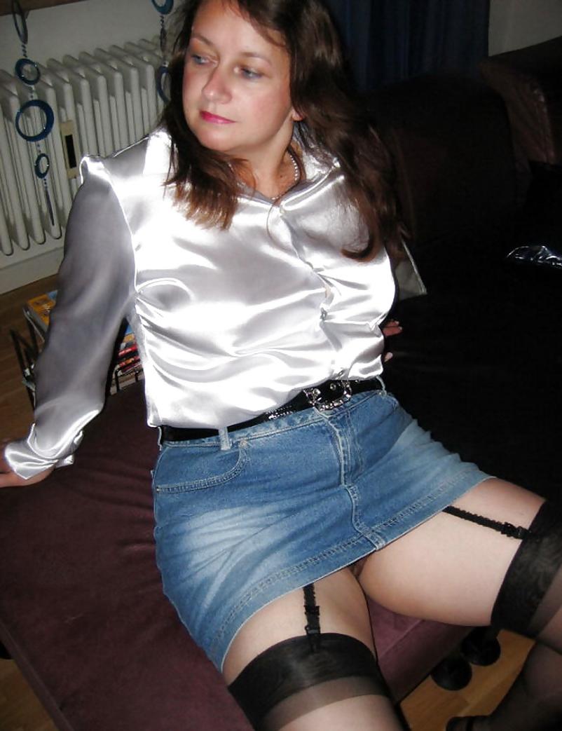 13P British Mum tease stockings heels