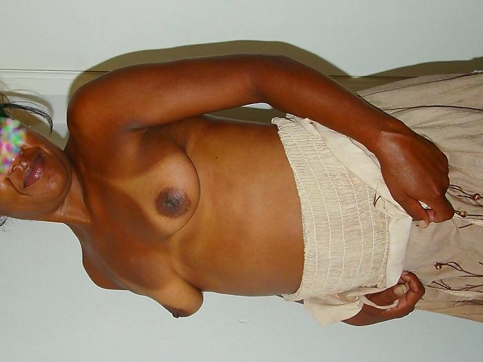 11P Mrs Maria 56 yo is a cleaner house