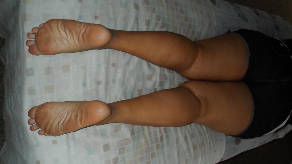 25P BBW Latina feet