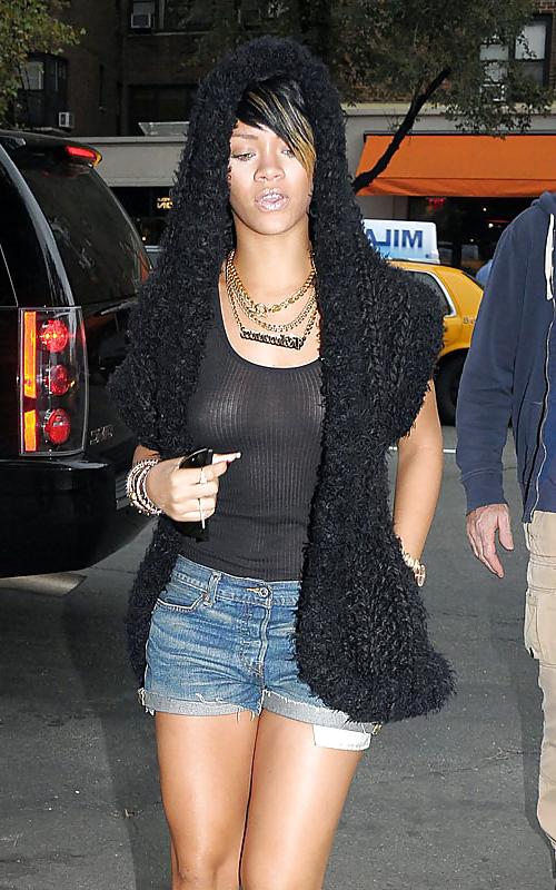 14P Celeb nipple and see thru 