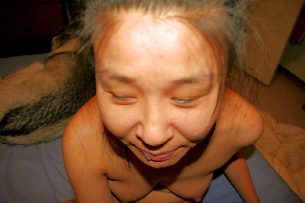 14P Korean mom doing the deed