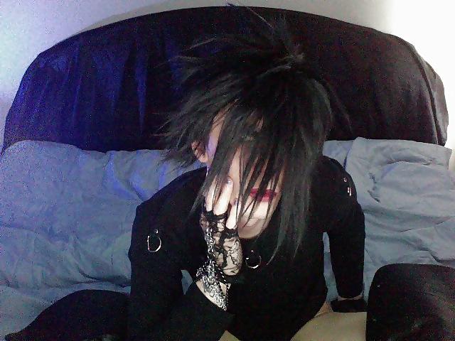 25P Gothic Tease On My Webcam