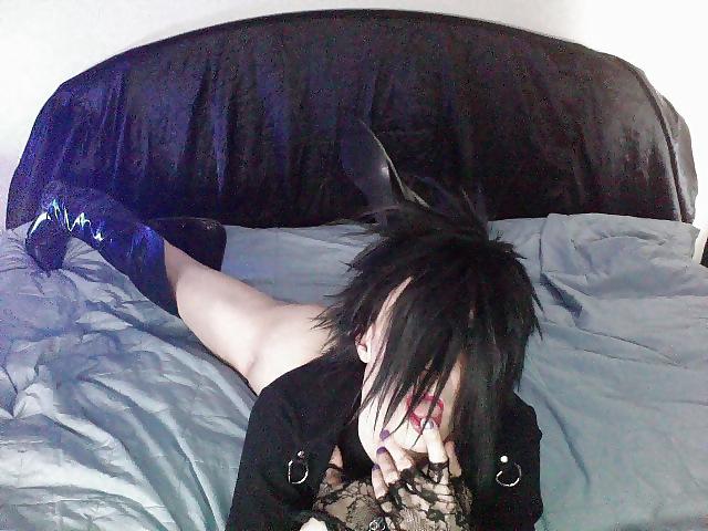 25P Gothic Tease On My Webcam