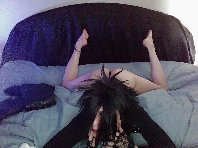 25P Gothic Tease On My Webcam