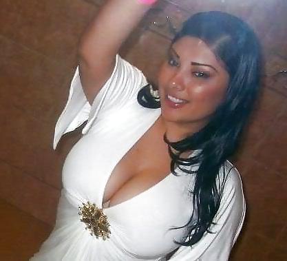 25P Downblouse - Cleavage 9