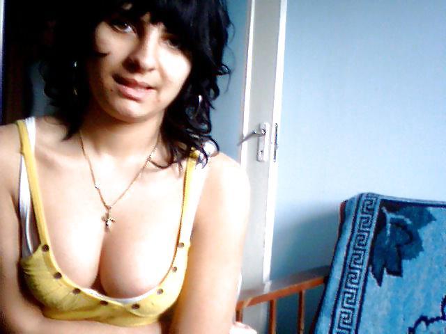 25P Downblouse - Cleavage 9