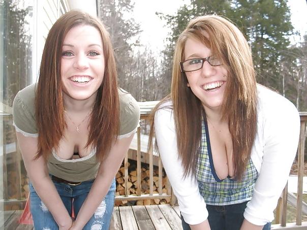25P Downblouse - Cleavage 9
