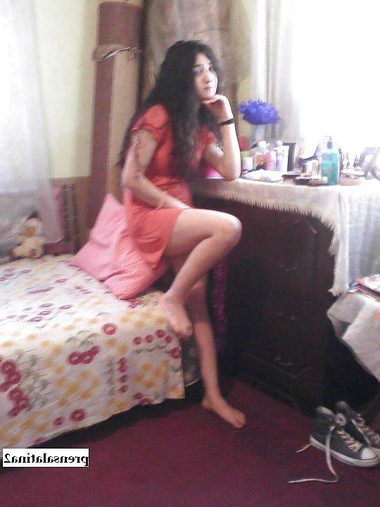11P Turkish girl: Emine