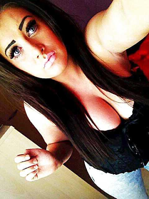 19P Hot British Girls 1