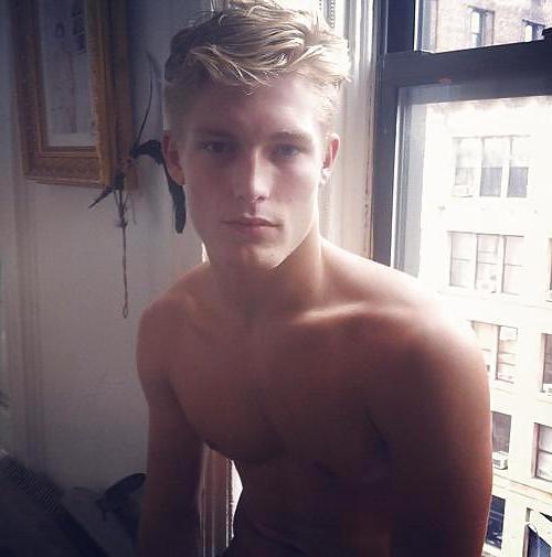 23P Harry....Gorgeous Model
