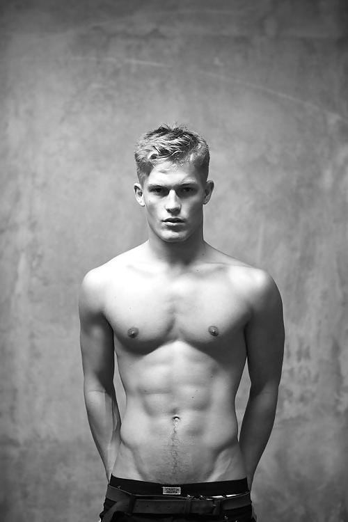 23P Harry....Gorgeous Model