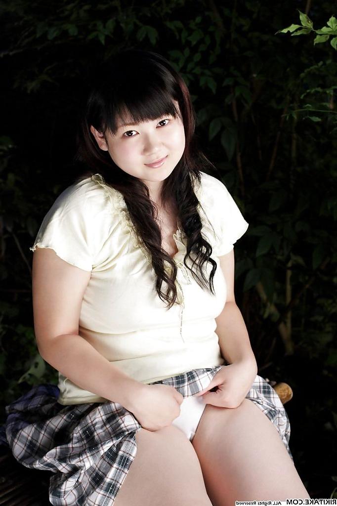 25P Japanese white BBW