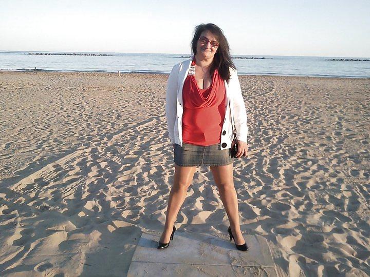 6P Ugly Mature Slut