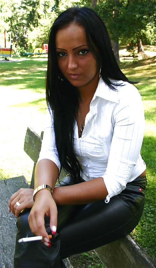 25P German smoking fetish Queen - Sandra 2