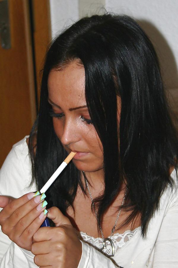 25P German smoking fetish Queen - Sandra 2